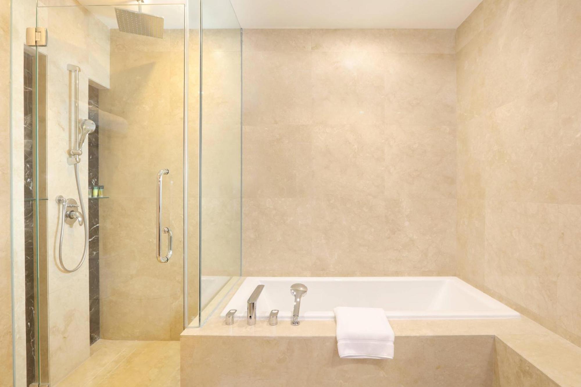 Four Points By Sheraton Manado Luaran gambar